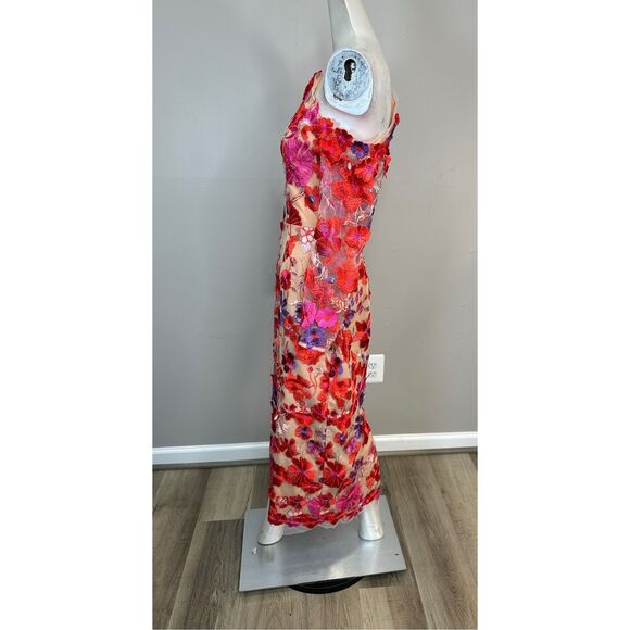 NWT Elliatt Merriment Electric Floral Appliqué Midi-Dress Red Beige Small $495 - Picture 8 of 10